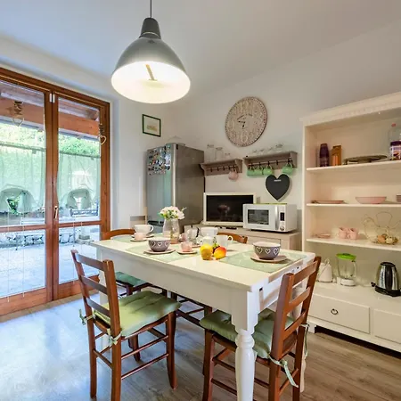 Sweet Garden & View - Happy Apartment Besozzo